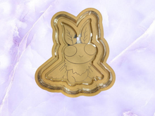 Load image into Gallery viewer, Cute Cryptid Mothman Tray mold
